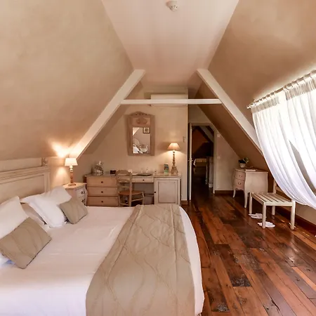 Le Pont De L'ouysse Hotel 4*