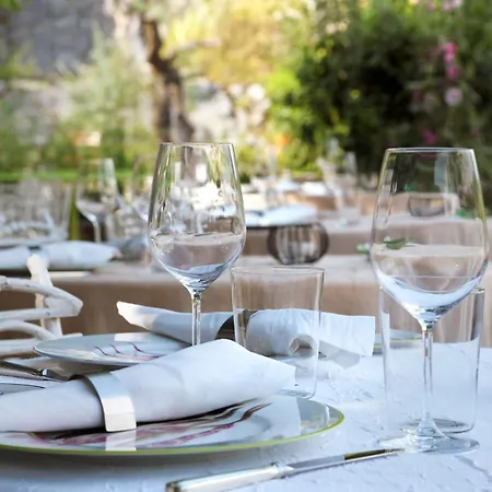 Le Pont De L'ouysse Hotel 4*